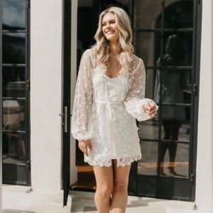 Le Rose Maya Bridal Lace Robe